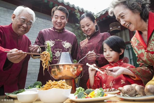 六叔和六妈家的年夜饭