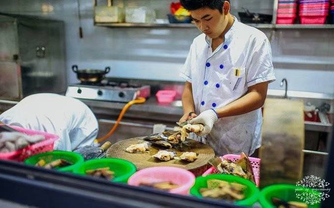 六叔美食园，海口的美食之旅