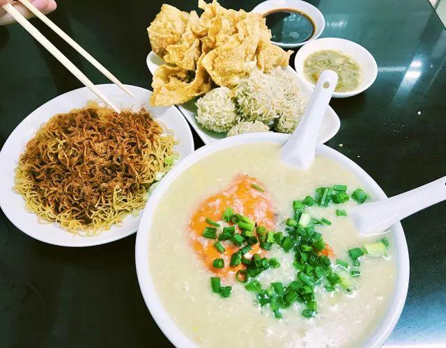 澳门美食之旅，寻找独特的六记虾子面澳门六记粥面地址