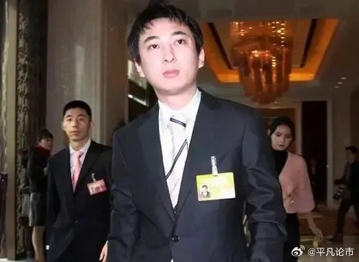 澳门六叔最新信息图片大全—揭秘澳门的传奇人物与风采瞬间解析！有没有澳门六叔的资料