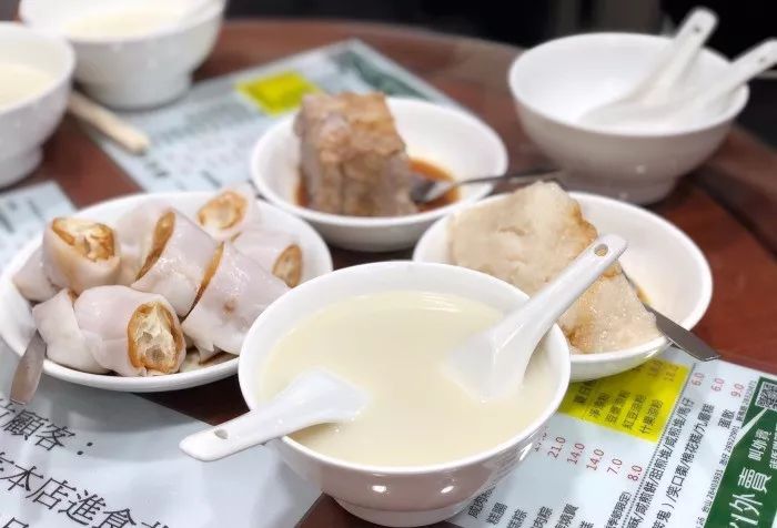 澳门美食之旅，六记粥粉的米其林魅力澳门六记粥面米其林